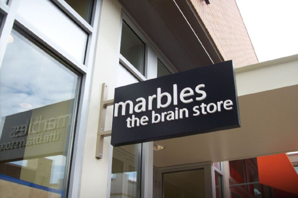 great-examples-of-signs-and-graphics-for-retail-stores-in-chicago